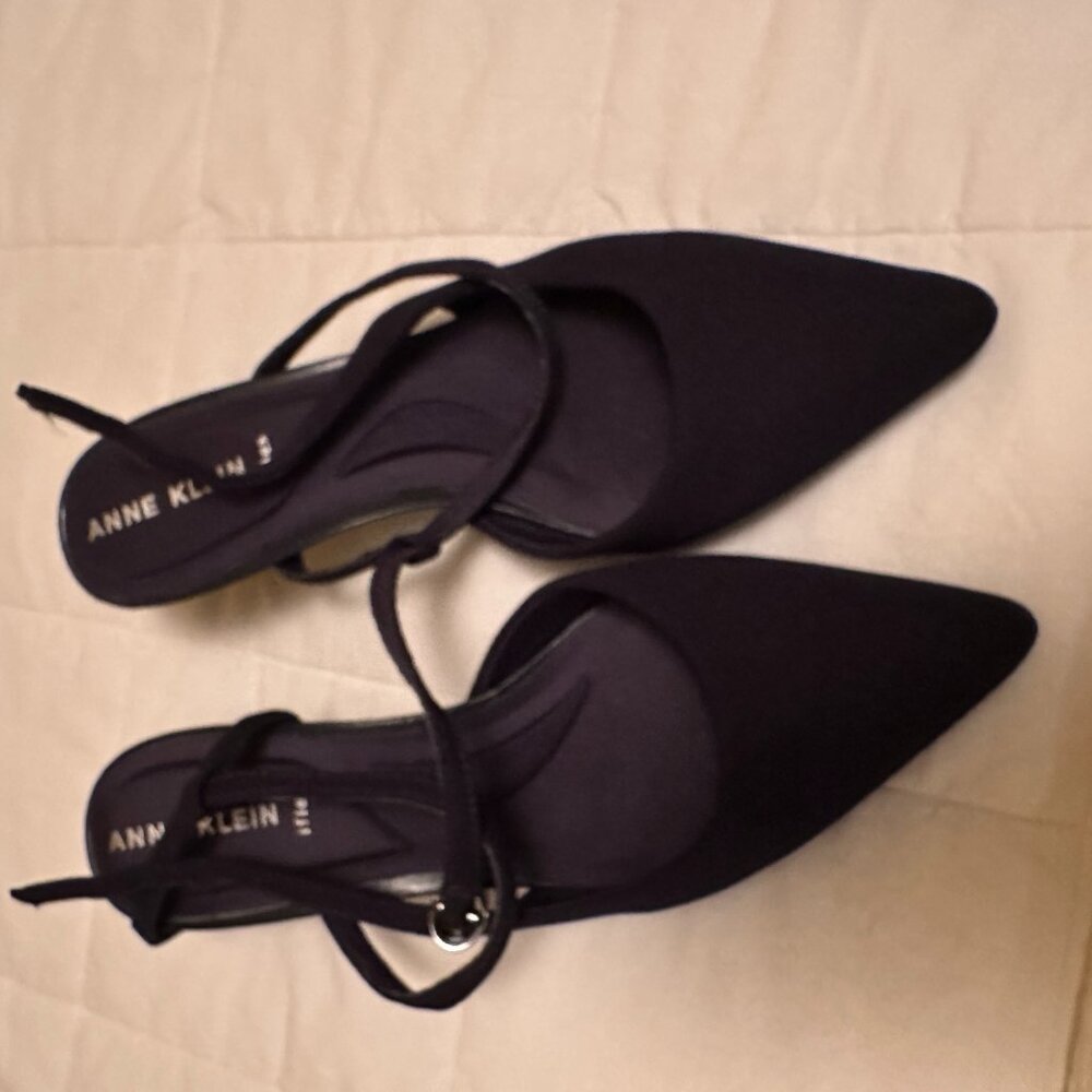 Anne Klien Navy heels